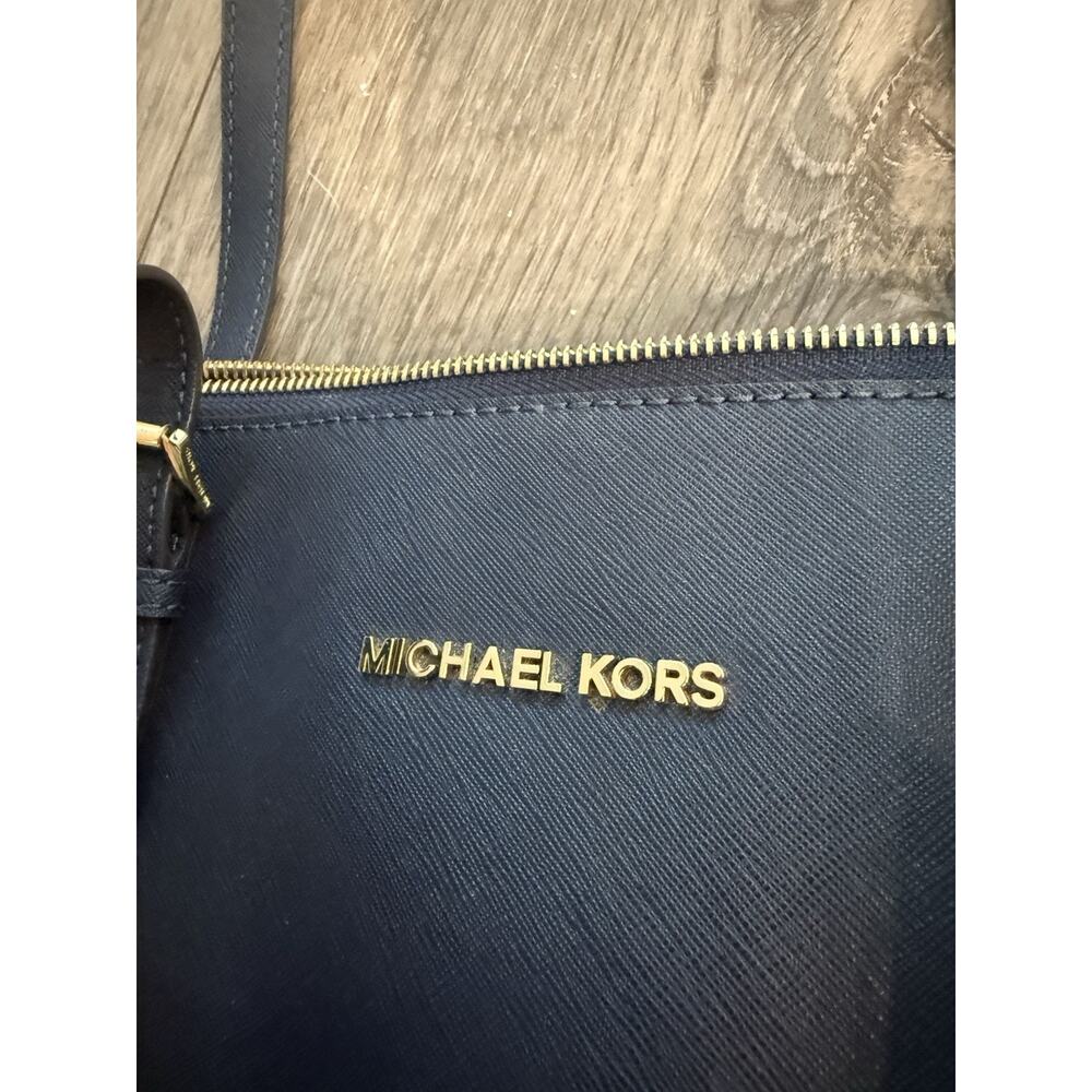 Michael Kors Voyager Saffiano Leather Top Zip Shoulder Tote Bag Navy Blue Gold - Picture 6 of 6